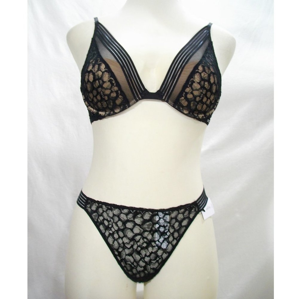 32D / Medium Calvin Klein Vixen Molded Lace Bra & Thong Set Black NWT